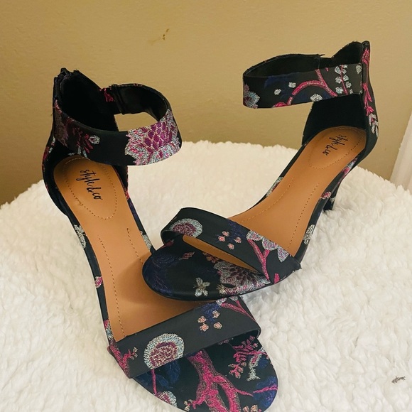 Style & Co Black and Pink Floral Heels - Picture 1 of 2